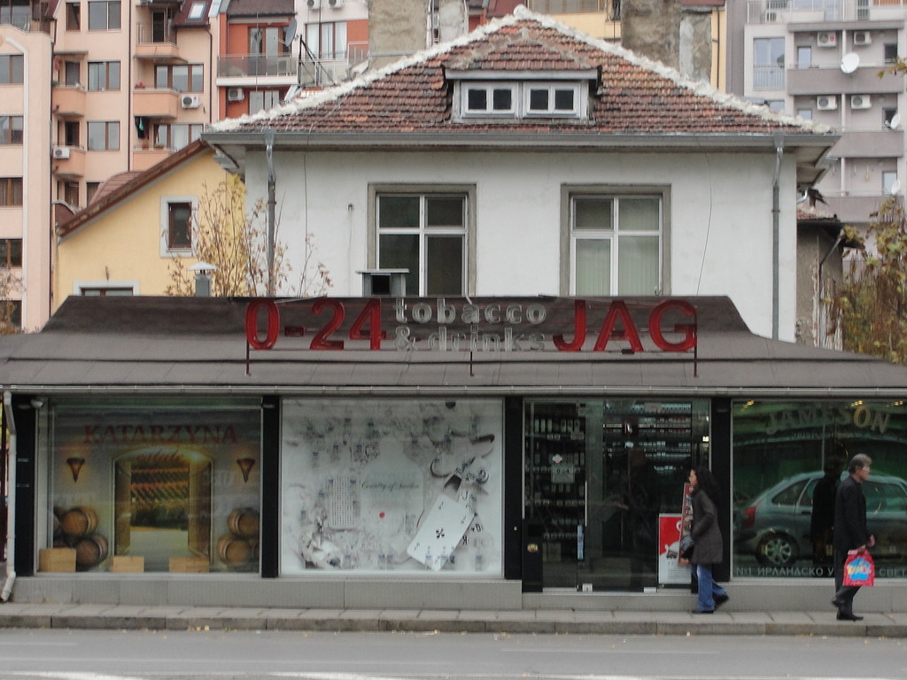 JAG - Tobacco, alcohol and cigarettes