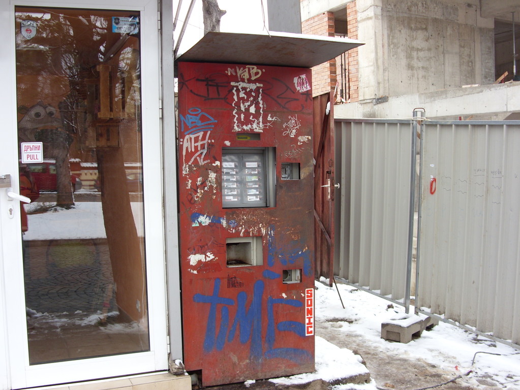 Coffee vending machine