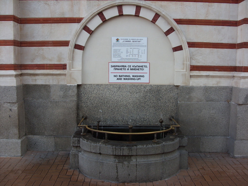 Drinking water fountain - Mineral water