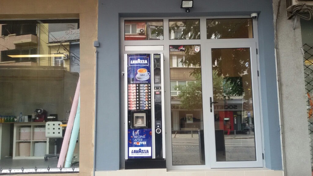 Coffee vending machine