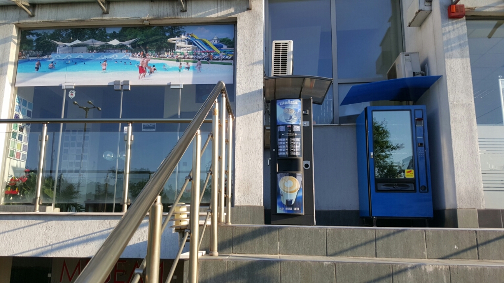 Coffee vending machine