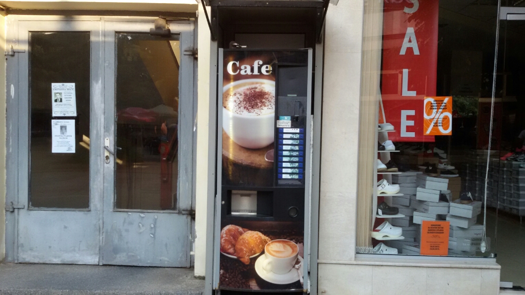 Coffee vending machine