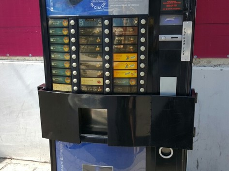 Coffee vending machine