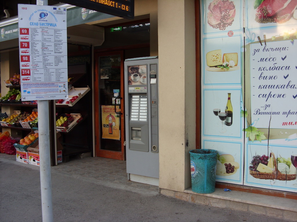 Coffee vending machine