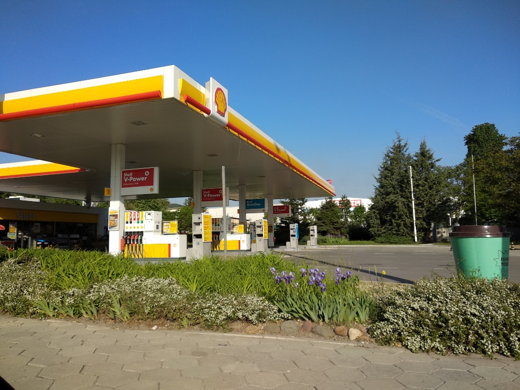 Shell - Petrol station, lpg