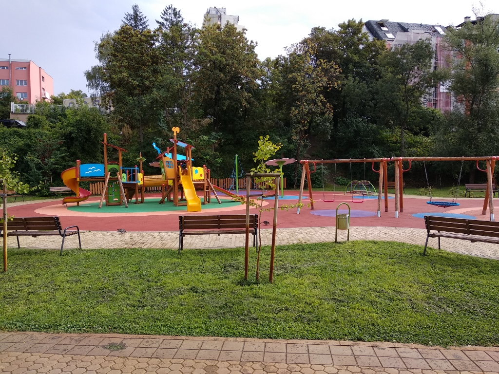 Парк Възраждане - Детска площадка