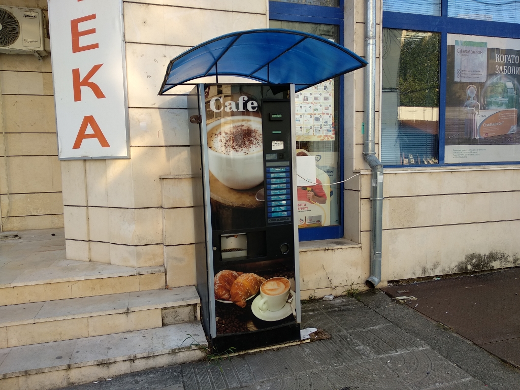 Coffee vending machine