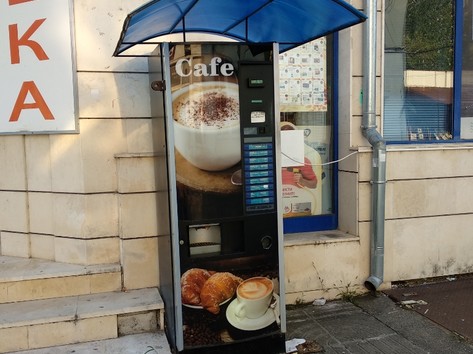 Coffee vending machine