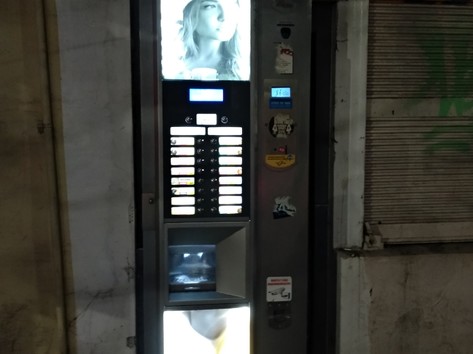 Coffee vending machine