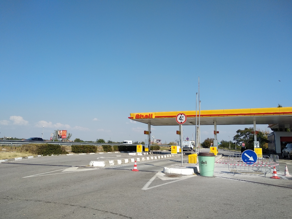 Shell - Petrol station