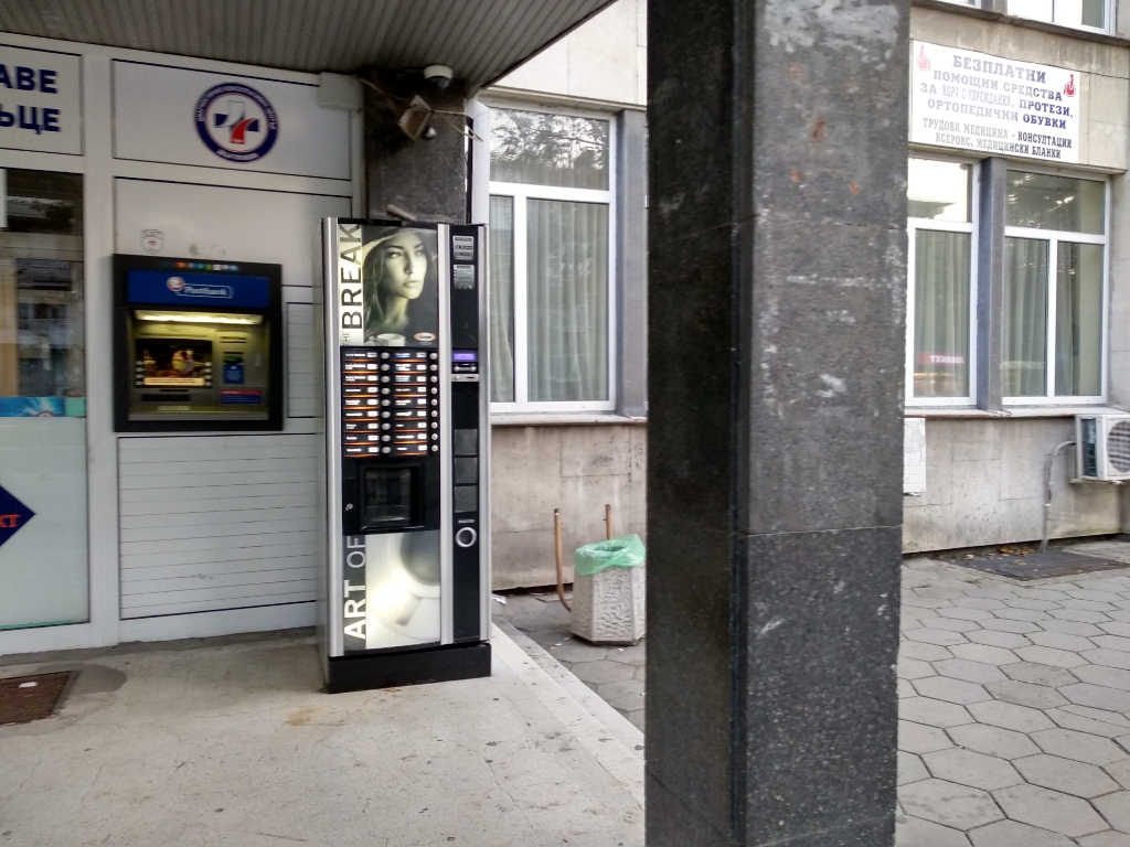 Coffee vending machine