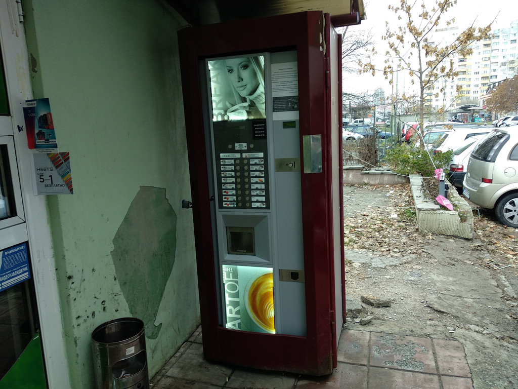 Coffee vending machine