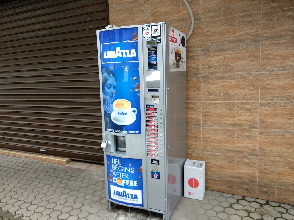 Coffee vending machine