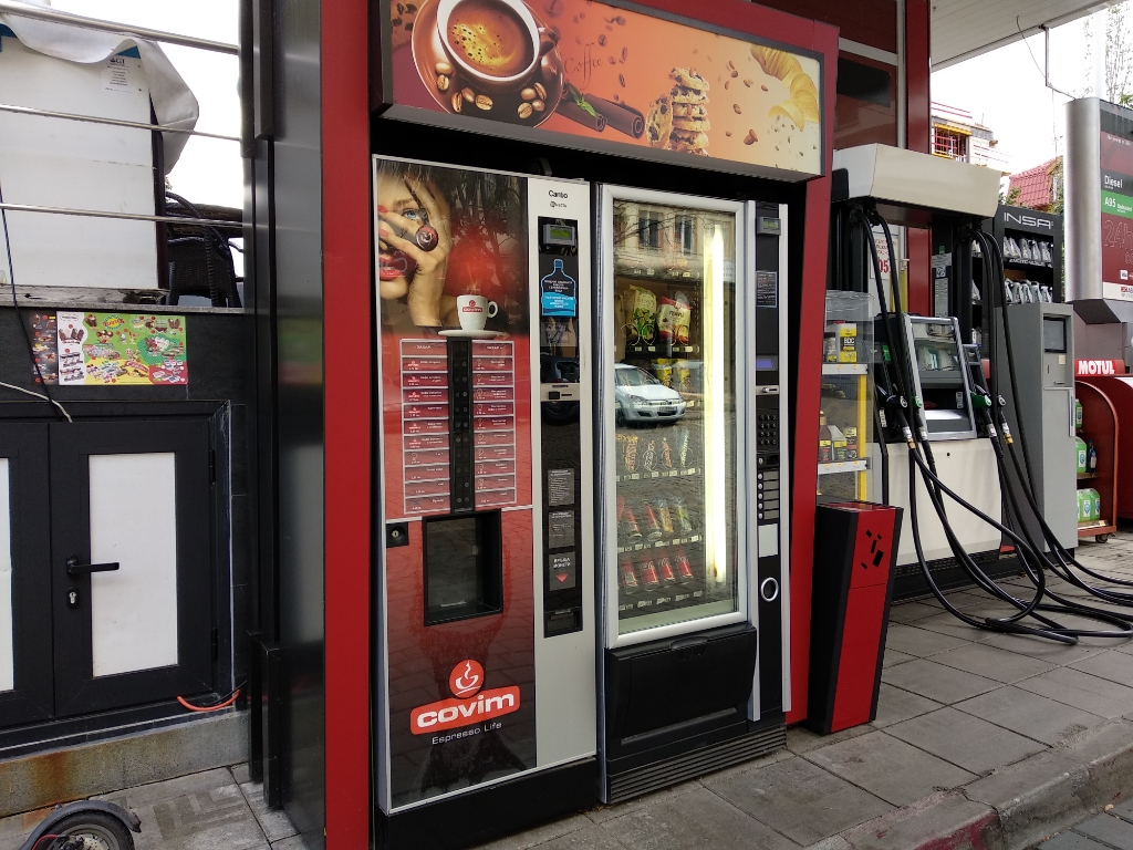 Coffee vending machines, cold drinks and snacks machines