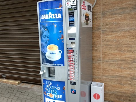 Coffee vending machine