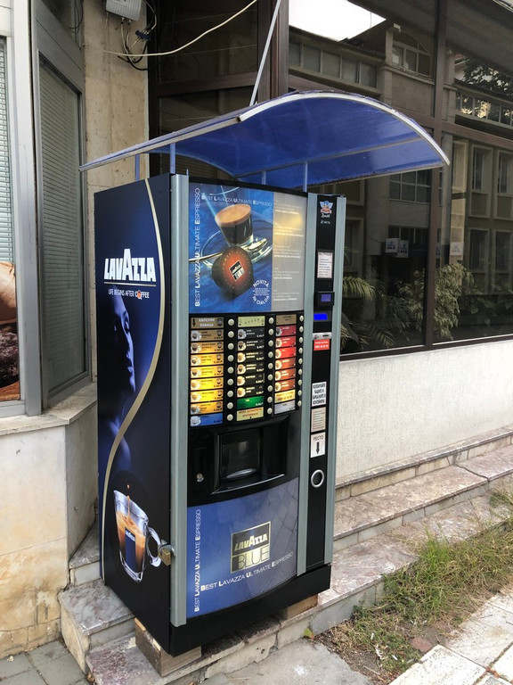 Coffee vending machine