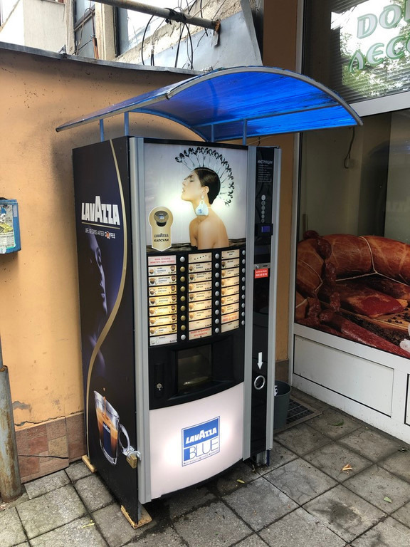 Coffee vending machine