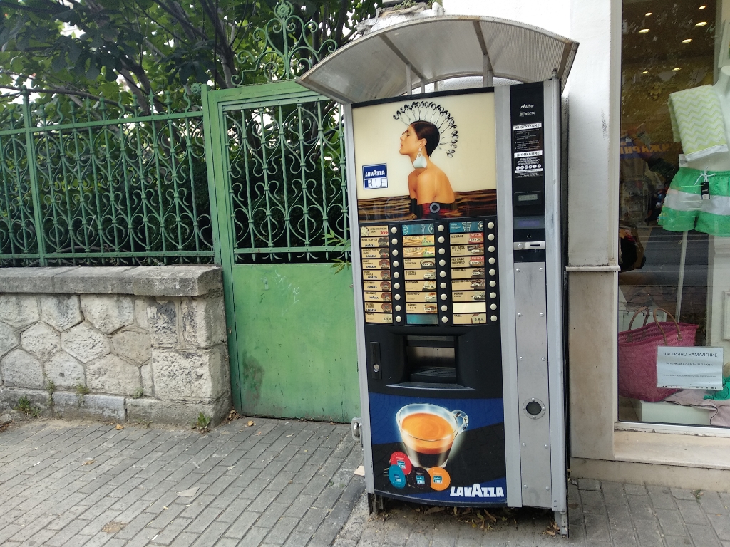 Coffee vending machine