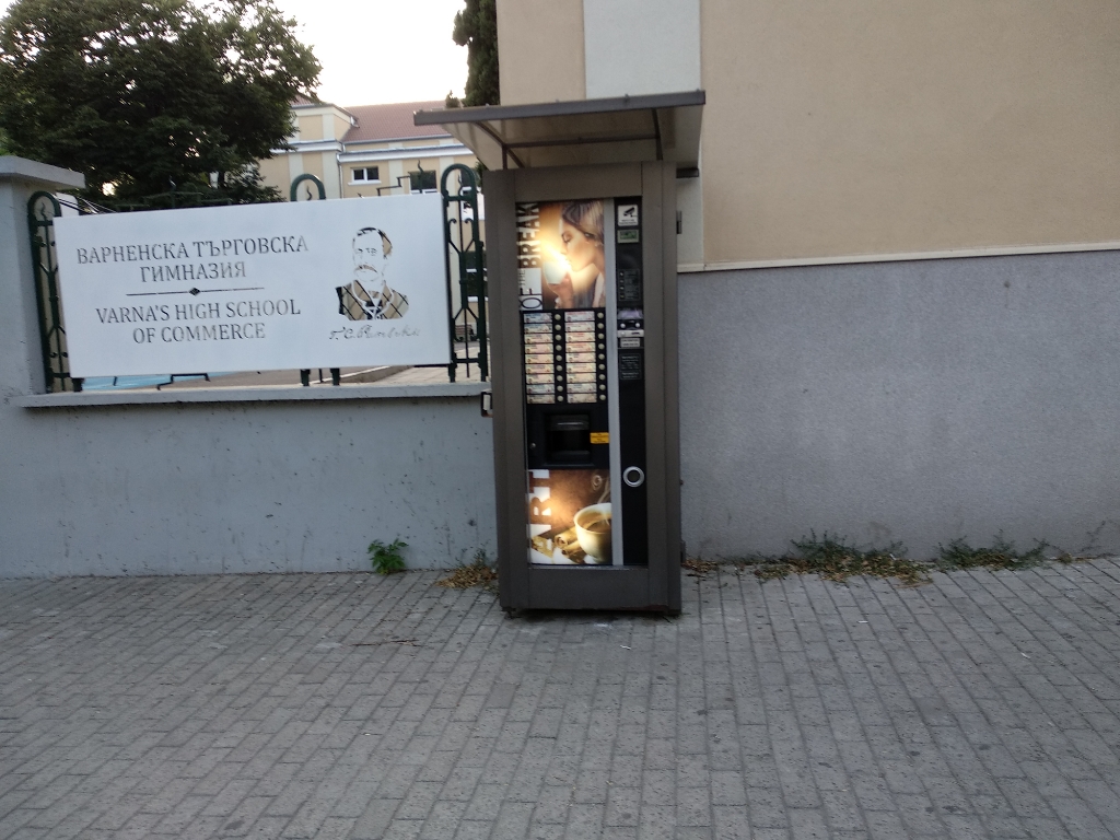 Coffee vending machine