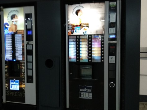 Coffee vending machine