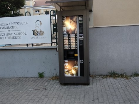 Coffee vending machine