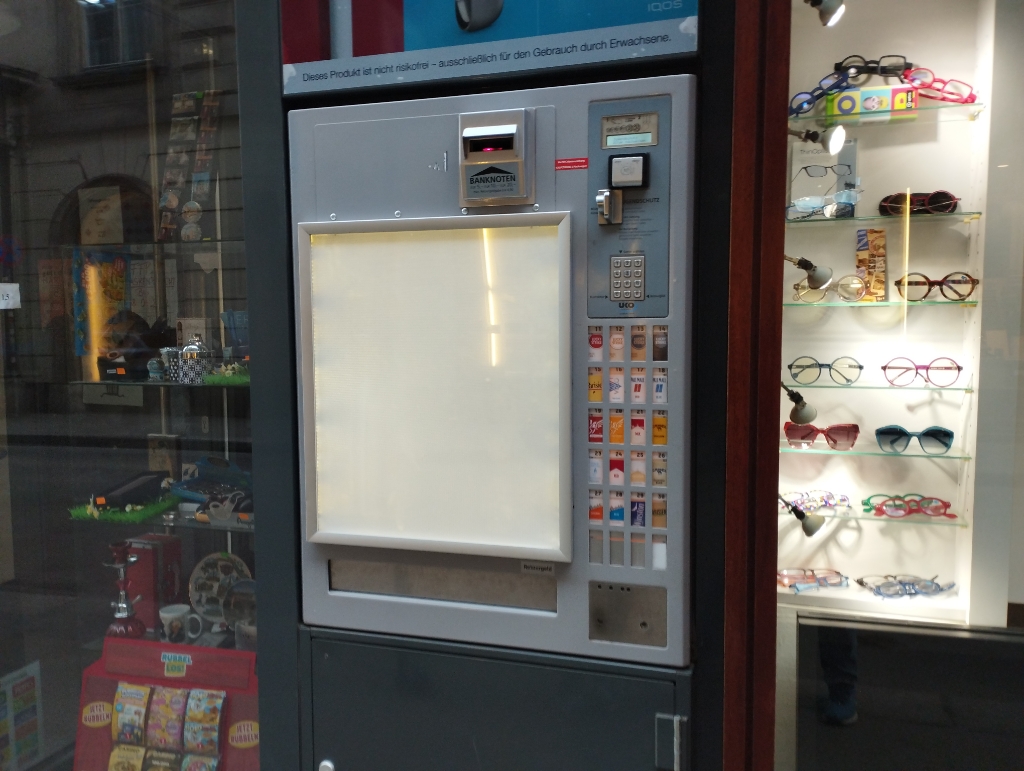 Cigarette vending machine