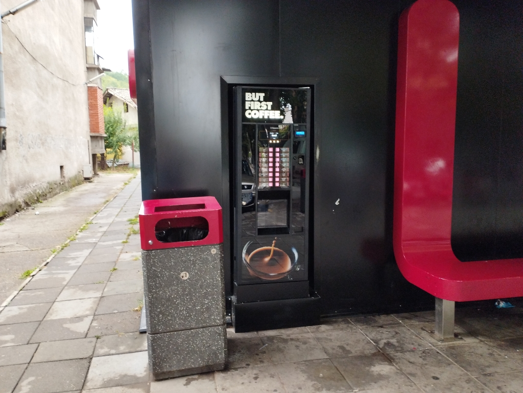 Coffee vending machine