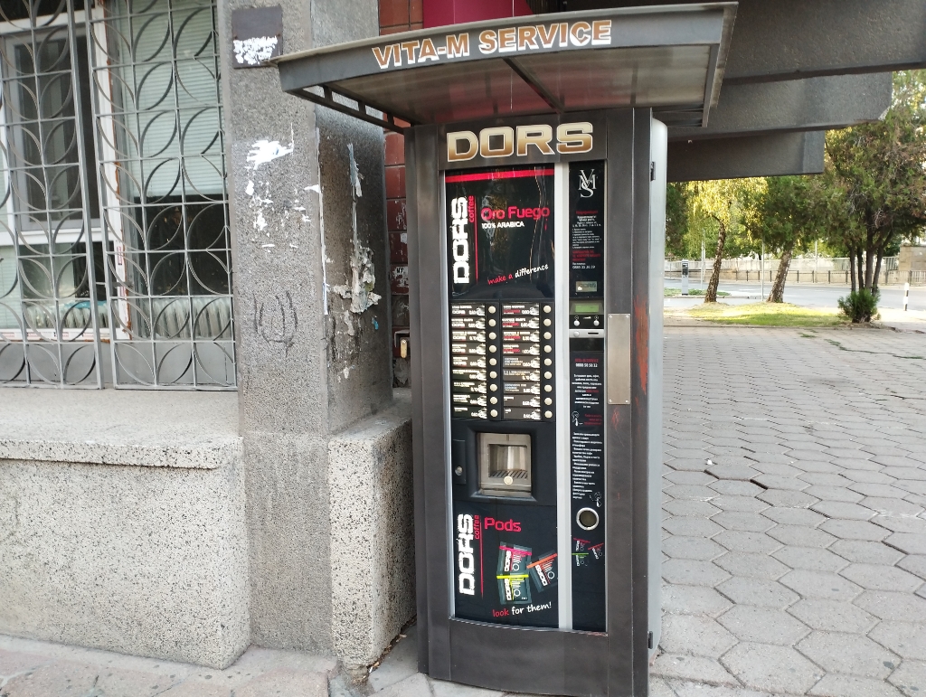 Coffee vending machine