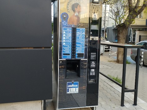 Coffee vending machine