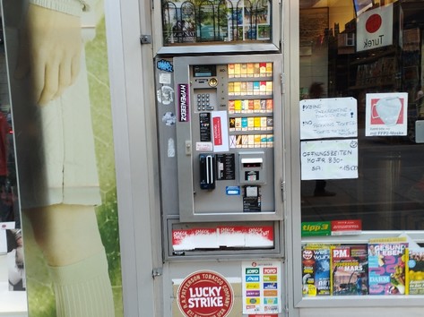 Cigarette vending machine