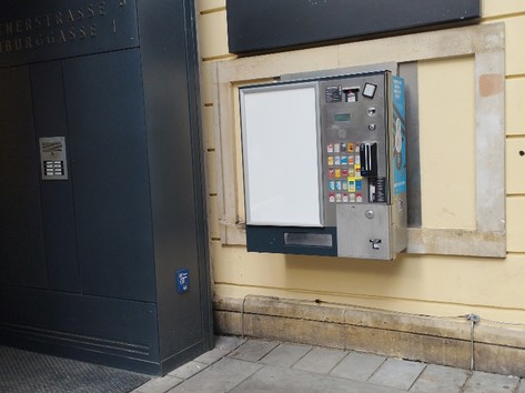 Cigarette vending machine