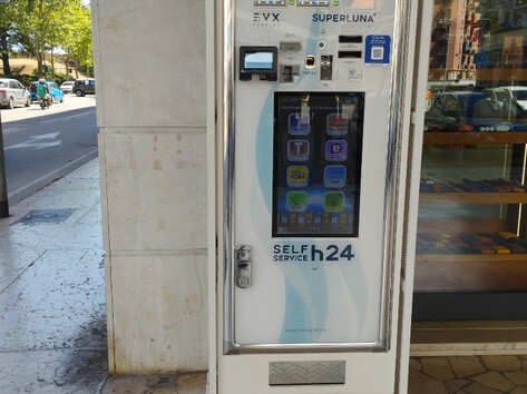 Cigarette vending machine