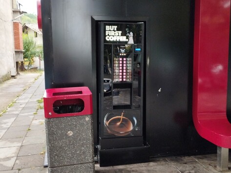 Coffee vending machine