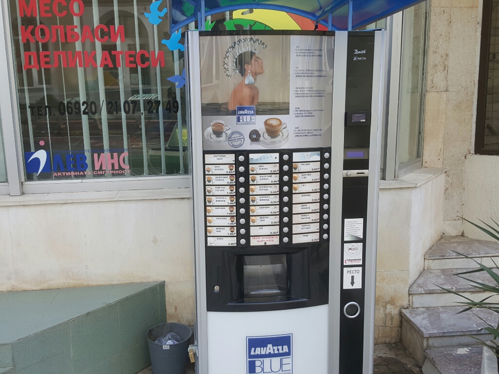 Coffee vending machine