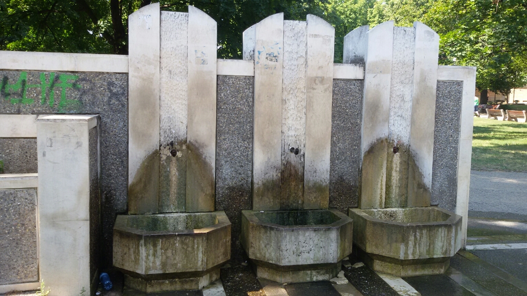 Drinking water fountain - Mineral water