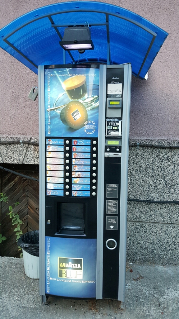 Coffee vending machine