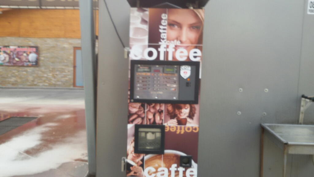 Coffee vending machine