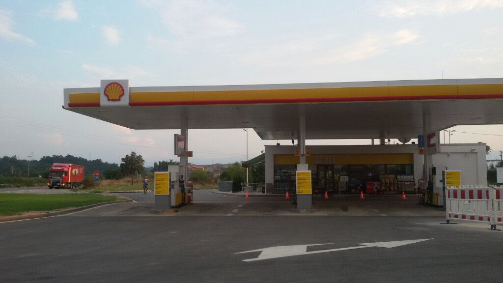 Shell - Petrol station, lpg