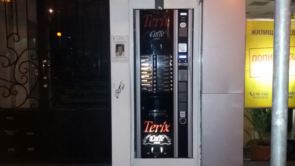 Coffee vending machine