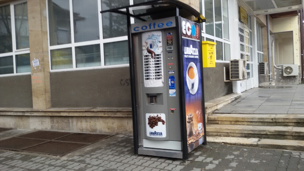 Coffee vending machine