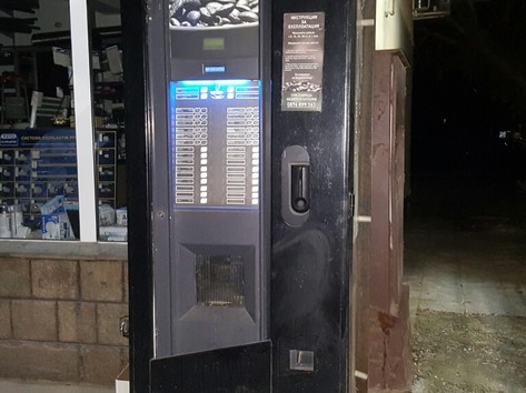 Coffee vending machine