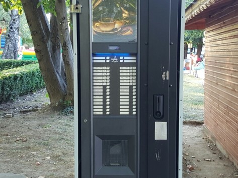 Coffee vending machine