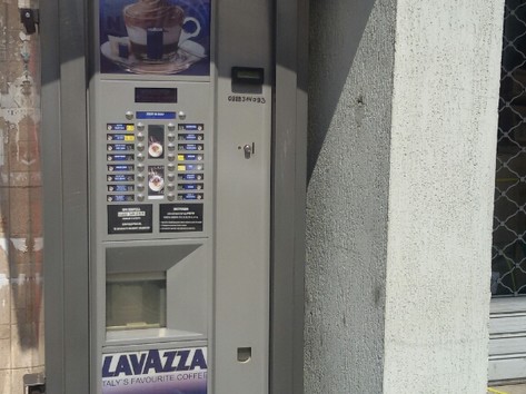 Coffee vending machine