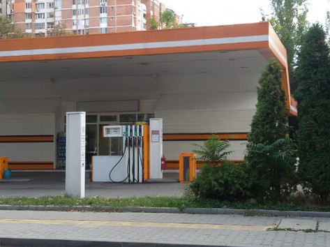 Alpi - Petrol station