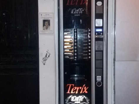 Coffee vending machine