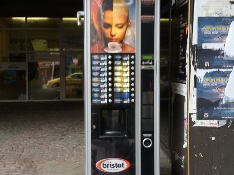 Coffee vending machine