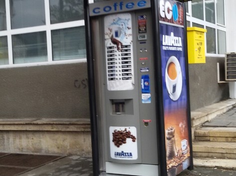 Coffee vending machine